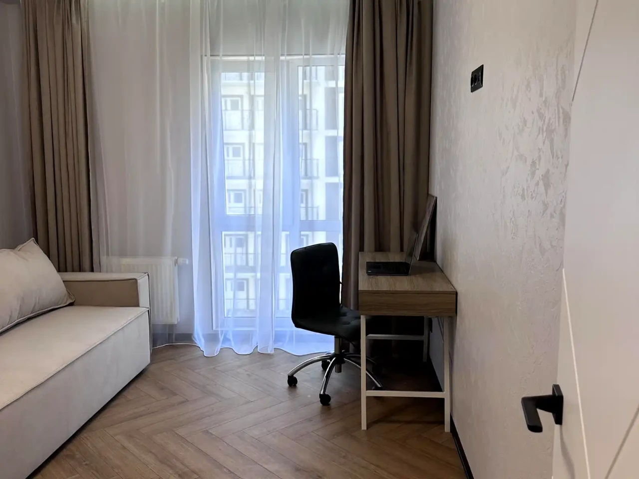 Оренда квартири 3-кімн. 60 м² 12/21 пов.