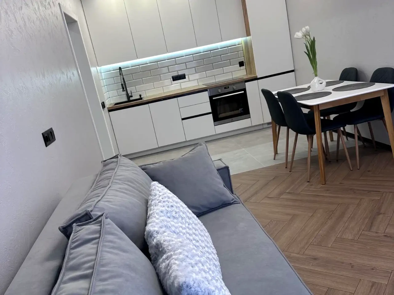 Оренда квартири 3-кімн. 60 м² 12/21 пов.