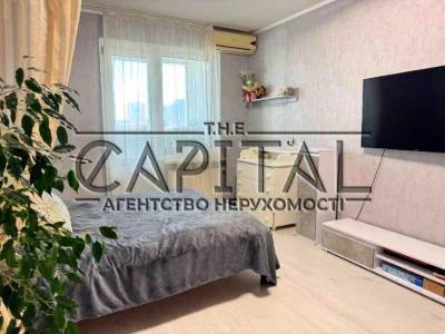 Квартира. Київ, Сергія Данченка вул.