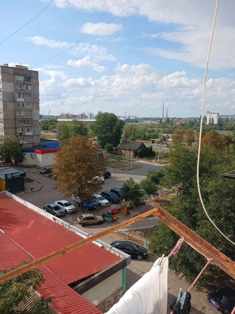 Продам гостинку  на 101 мікрорайоні