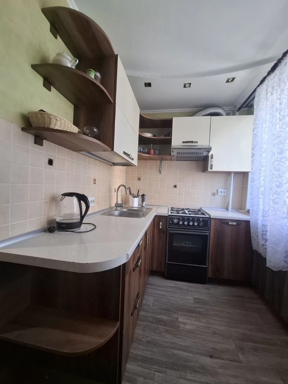 2к квартира на Добровольського- Амазонка
