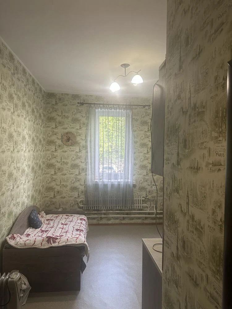 Продам квартиру гостиного типу