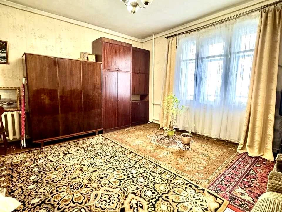 Квартира. Одеса, Середньофонтанська вул.