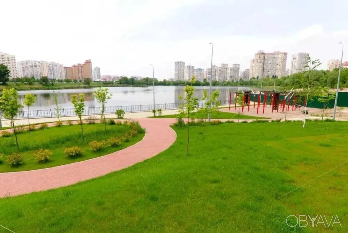 I will sell 2 rooms near the metro complex Lebedyny Revutskogo, 40g (met