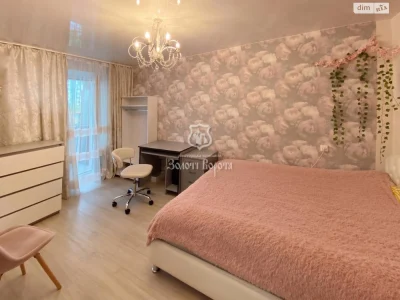 Продаж Квартира Дарницький