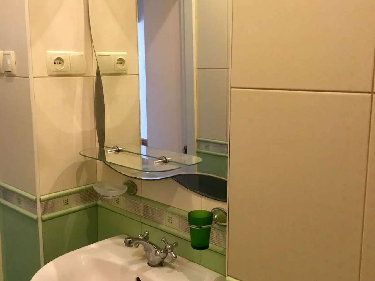 Оренда будинку 200 м² 2 сот.