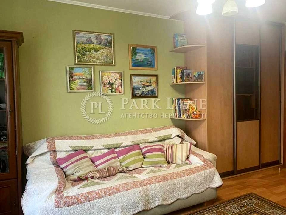 Квартира. Київ, Драгоманова вул.