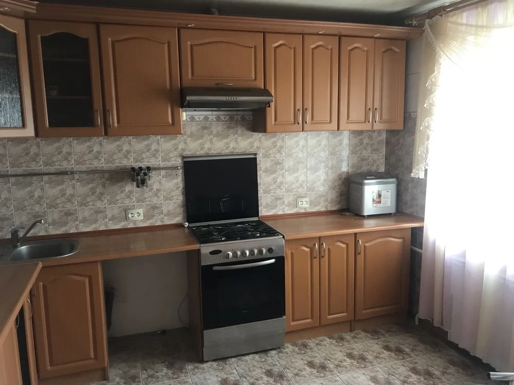 Продаж квартири 3к мебльована