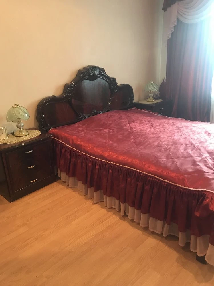 Продаж квартири 3к мебльована