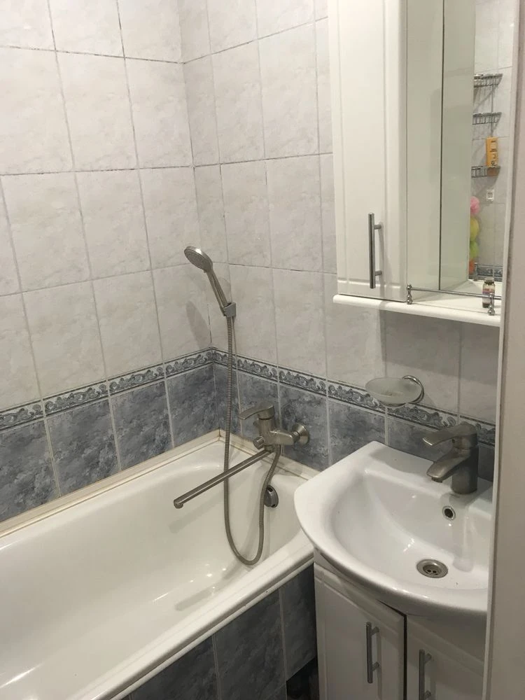 Продаж квартири 3к мебльована