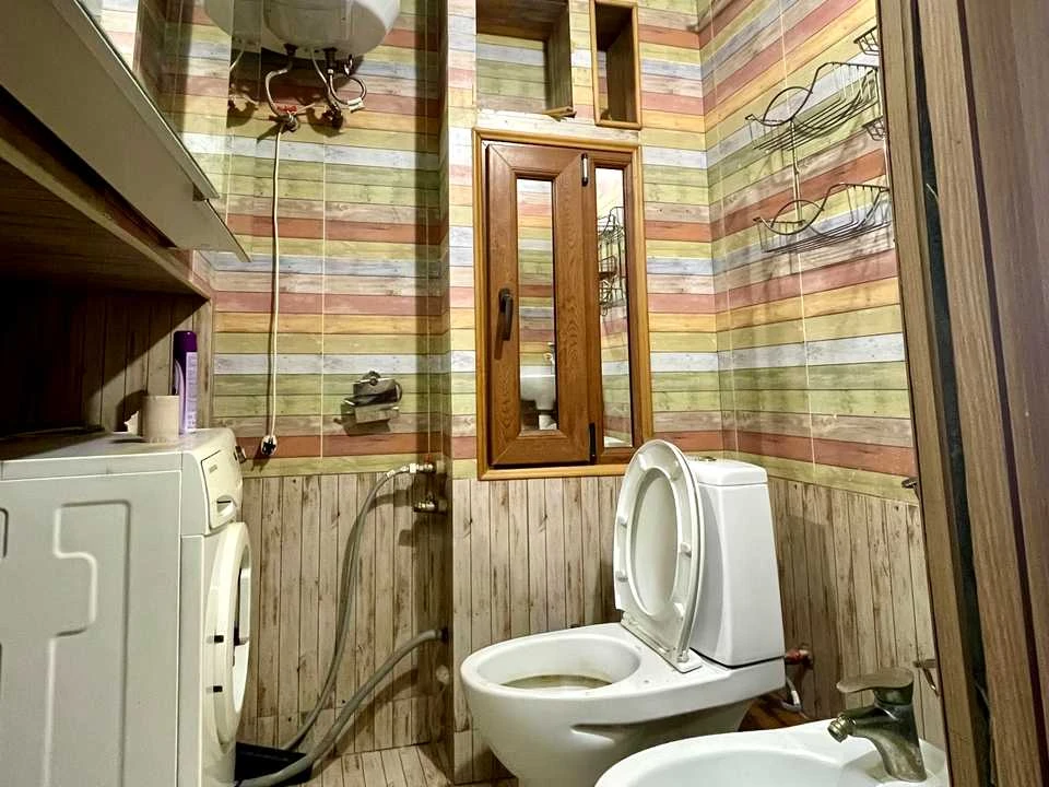 Квартира. Київ, Голосіївська вул.