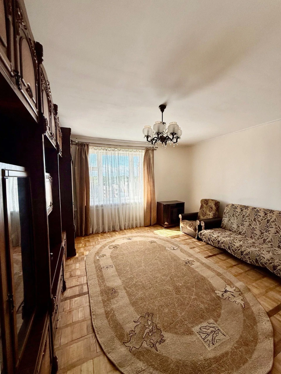 Продаж 1 кімнатна квартира вул.Хоткевича(верхній Шувар)цегля