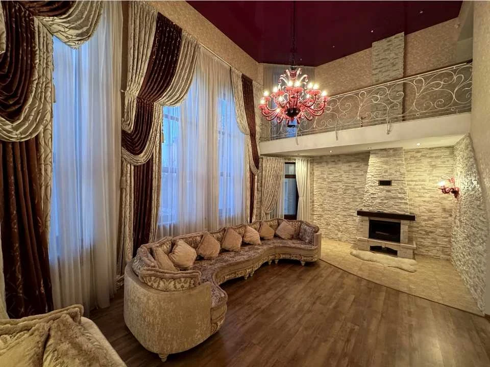 Будинок. Київ, Армійська вул.