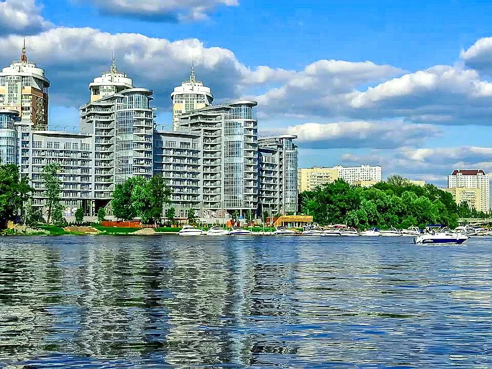 Квартира. Київ, Раїси Окіпної вул.