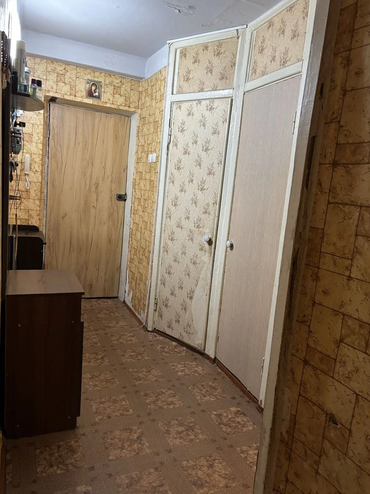 Продам 2х комнатную квартиру на комосе