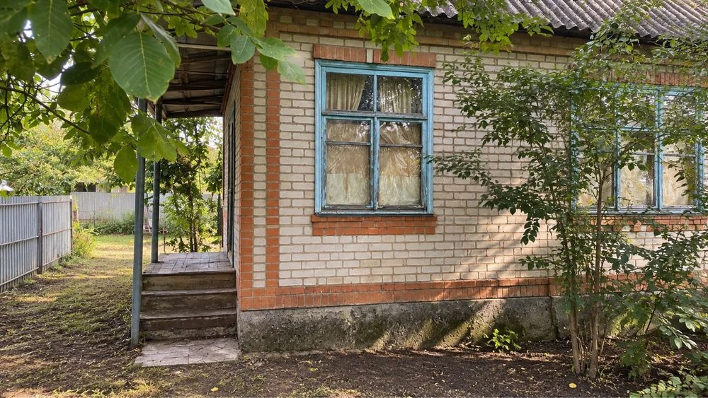 Продаж Будинків. 8 соток . РІВНА ДІЛЯНКА. Поруч ліс і річка.