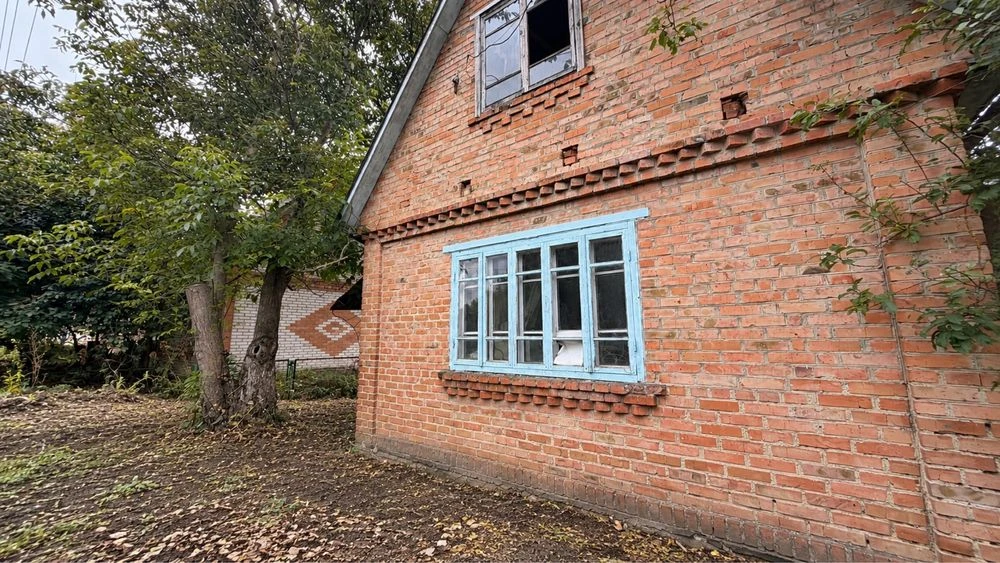 Продаж Будинків. 8 соток . РІВНА ДІЛЯНКА. Поруч ліс і річка.