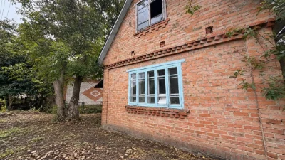 Продаж Будинків. 8 соток . РІВНА ДІЛЯНКА. Поруч ліс і річка.