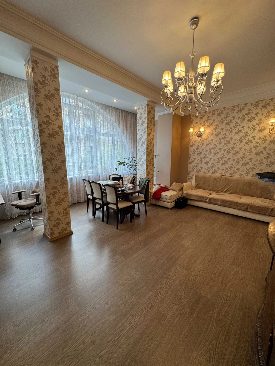 Продаж 5 кімнатної квартири по вул. Київська, 150 м.кв, укри