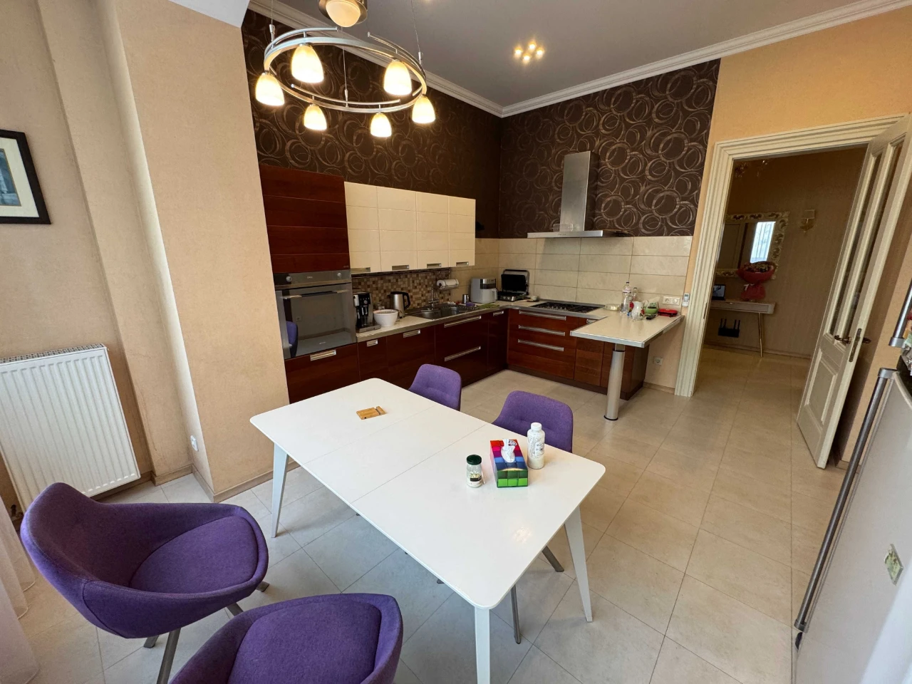 Продаж 5 кімнатної квартири по вул. Київська, 150 м.кв, укри