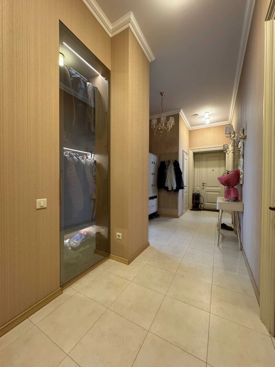 Продаж 5 кімнатної квартири по вул. Київська, 150 м.кв, укри
