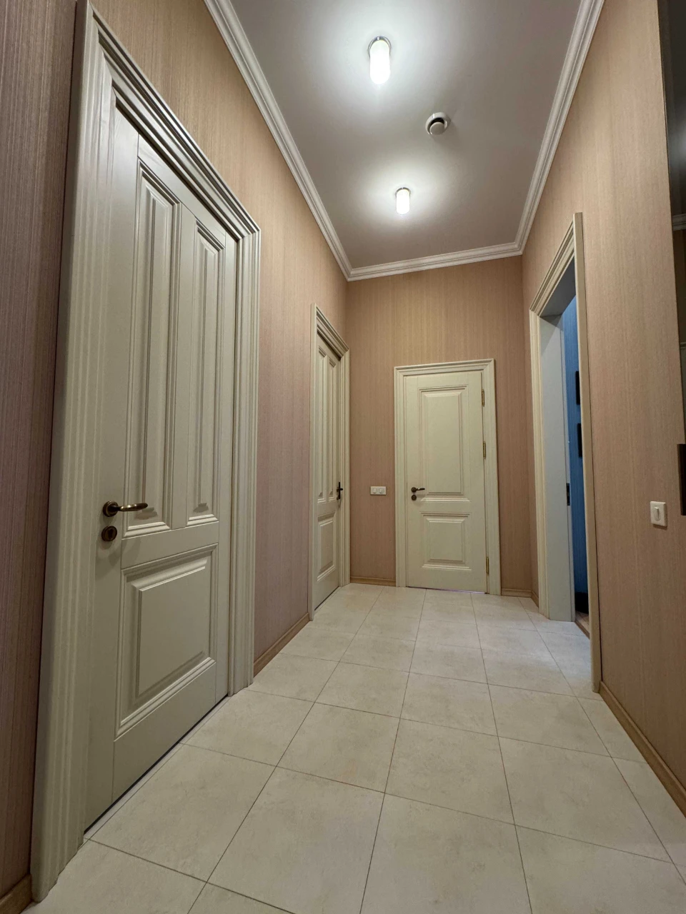 Продаж 5 кімнатної квартири по вул. Київська, 150 м.кв, укри