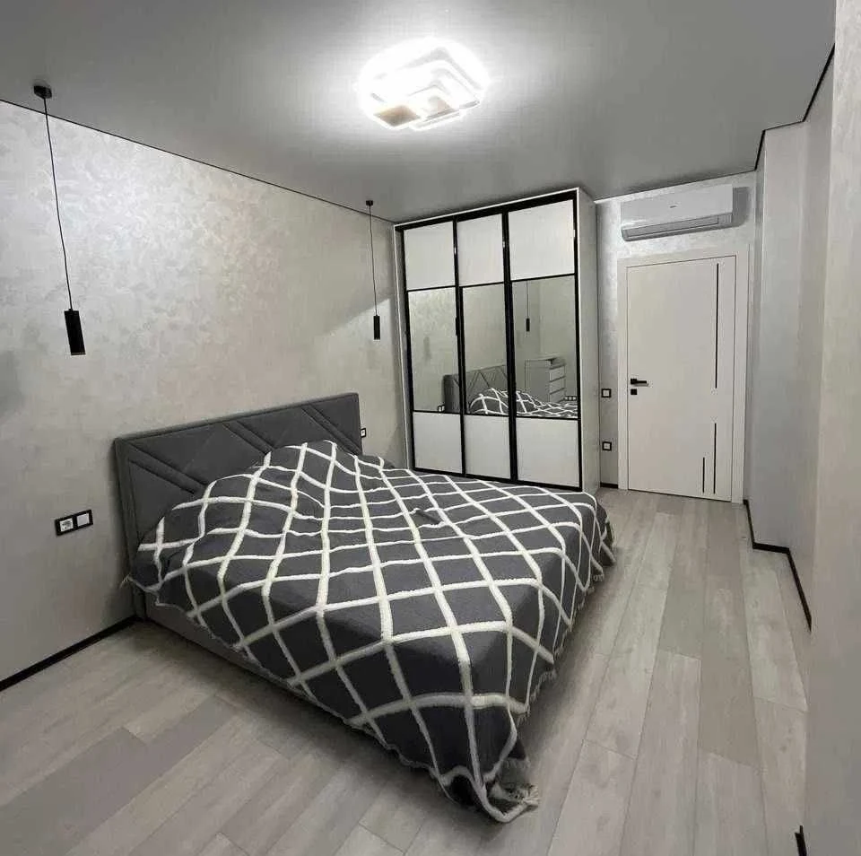 Продаж 1-к. квартири 39/23/15м² ЖК Щасливий вул. Бігова 1089