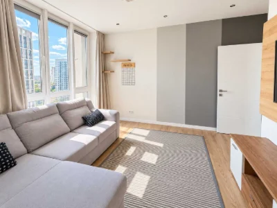Продаж видової 2-кімнатної квартири в ЖК «Славутич», вул. За