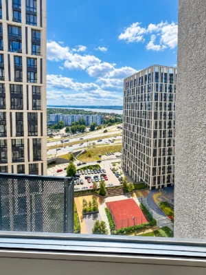 Продаж видової 2-кімнатної квартири в ЖК «Славутич», вул. За