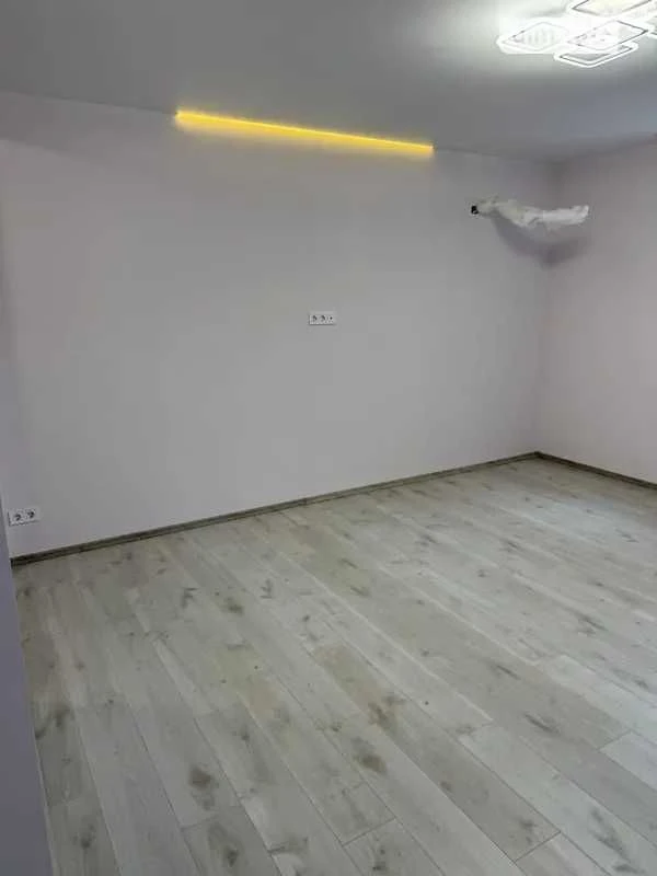 Власник! Продаж 2к квартири 70 м на вул. Затишна 15