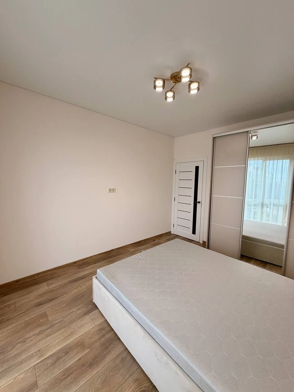 Продаж затишної 1,5 квартири в ЖК Еліт Парк