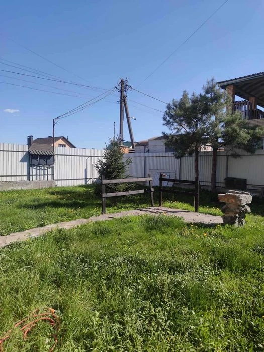 Townhouse for sale with renovation, furniture and appliances.
