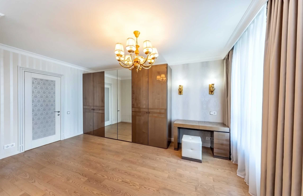 Розкішна видова квартира 124 м² з панорамою Дніпра в ЖК «Зар
