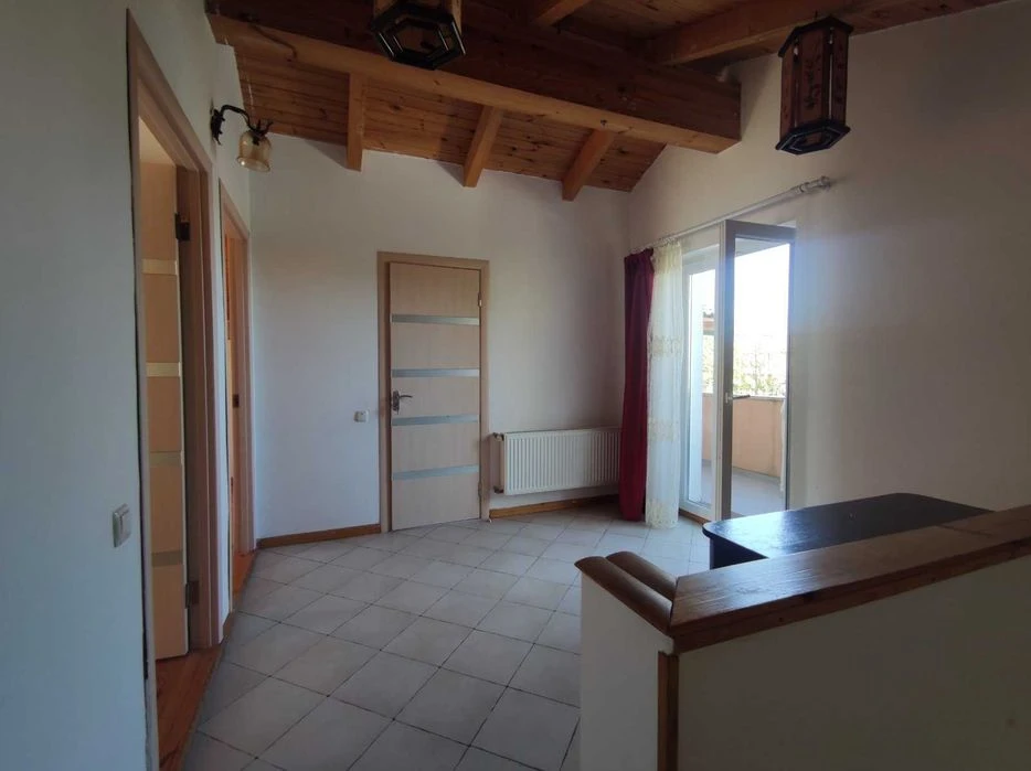 Townhouse for sale with renovation, furniture and appliances.