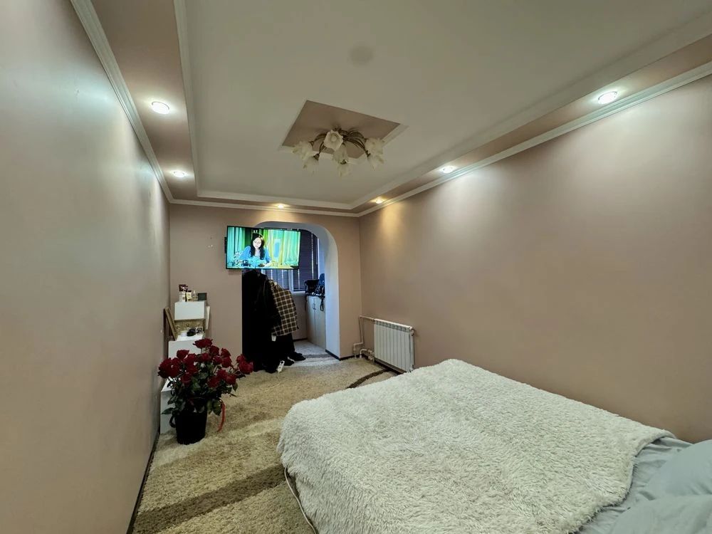 Продаж 3 кімнатної квартири, 1-а лінія , район Колос