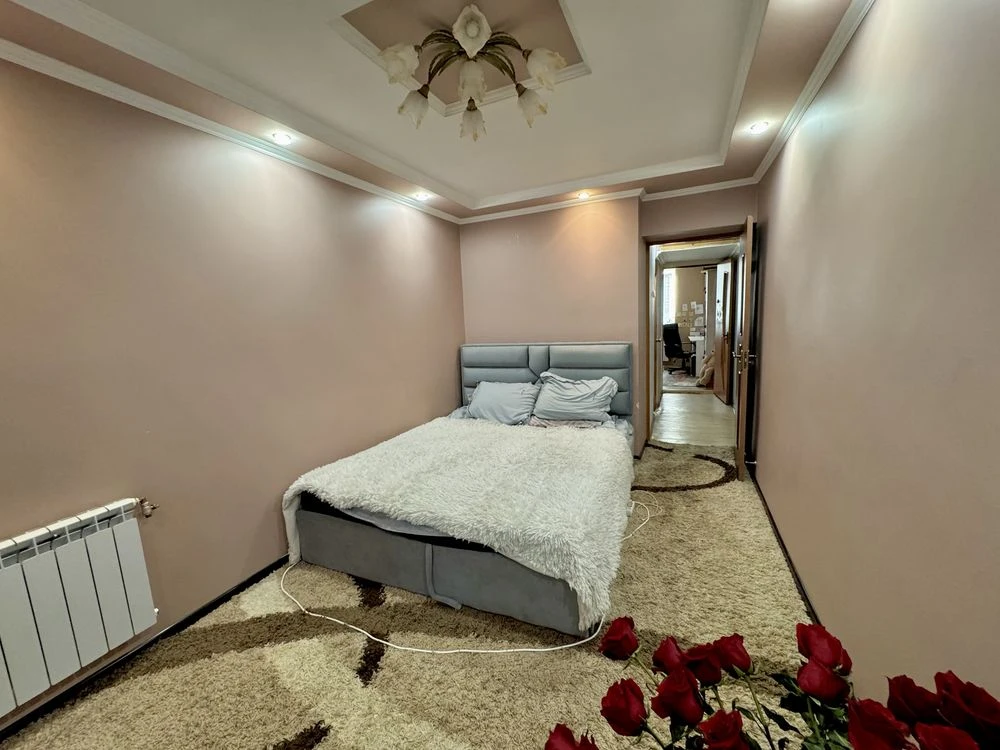 Продаж 3 кімнатної квартири, 1-а лінія , район Колос