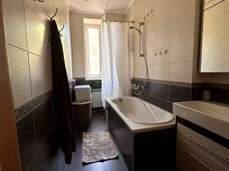 Квартира. Київ, Загорівська вул.
