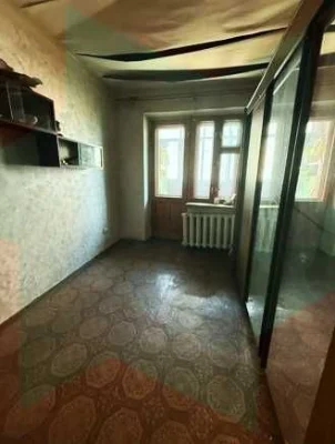 Продаж 3к  квартира  ж/м  Придніпровський    Цегляний будино