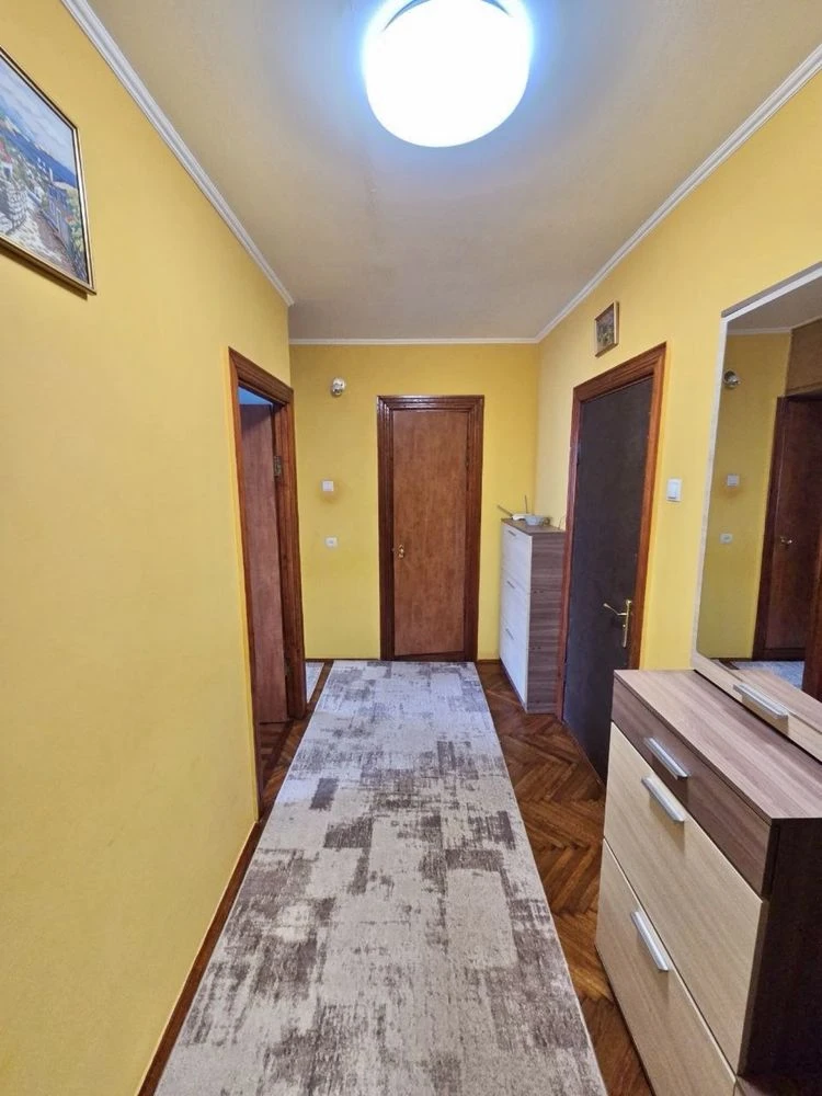 Двокімнатна квартира на вул. Морозній