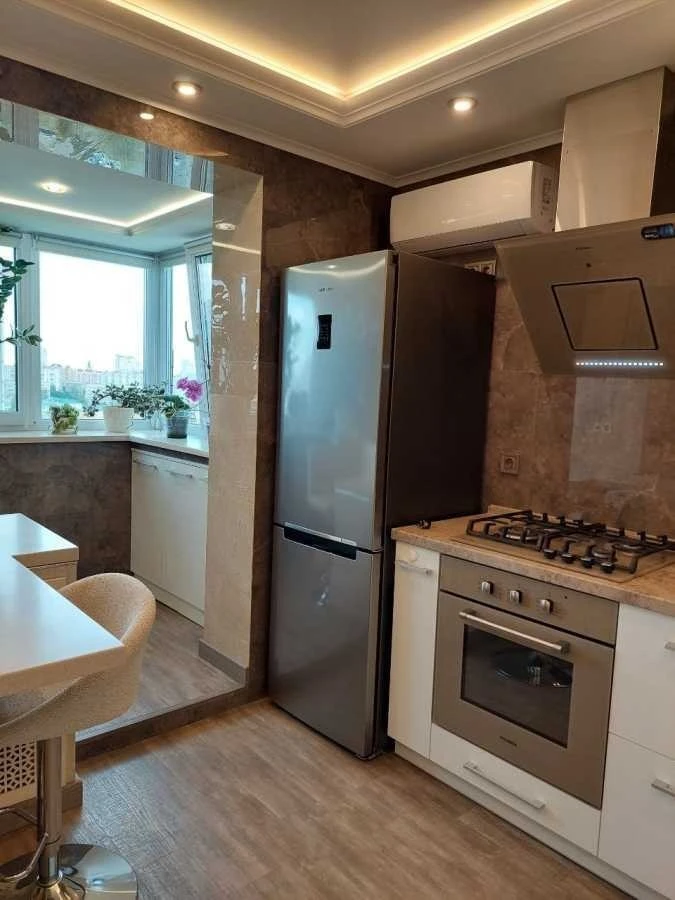 Продаж 2-кімнатної квартири 45 м², Оболонська пл.