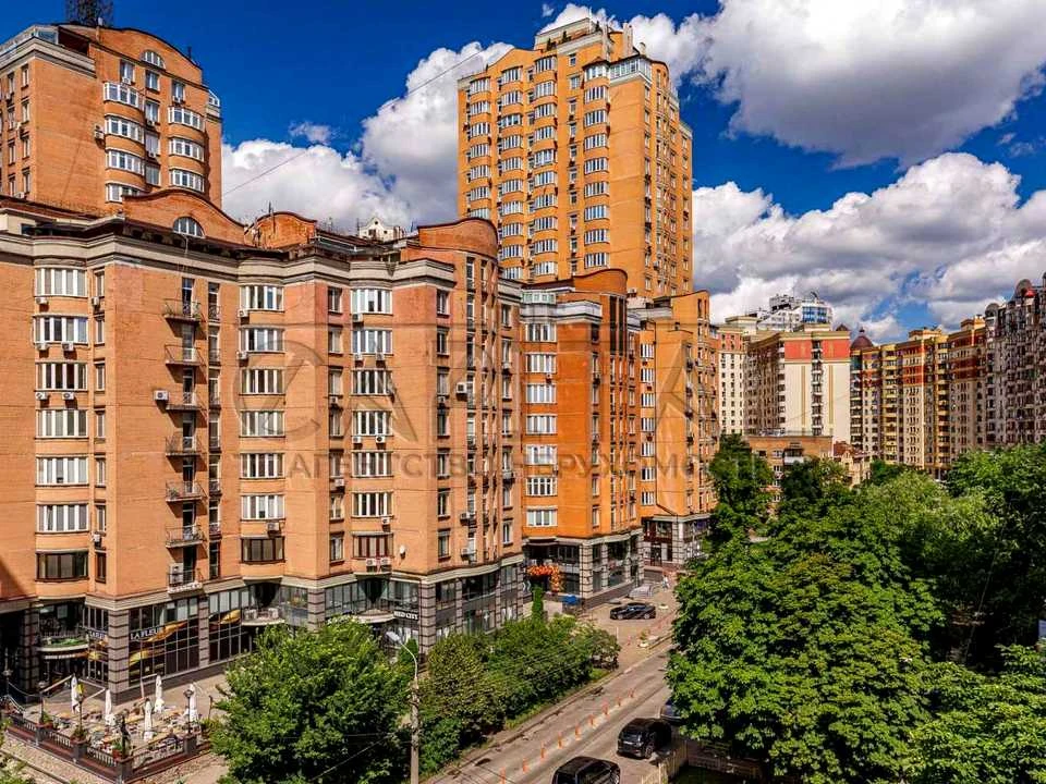 Квартира. Киев, Златоустовская ул.