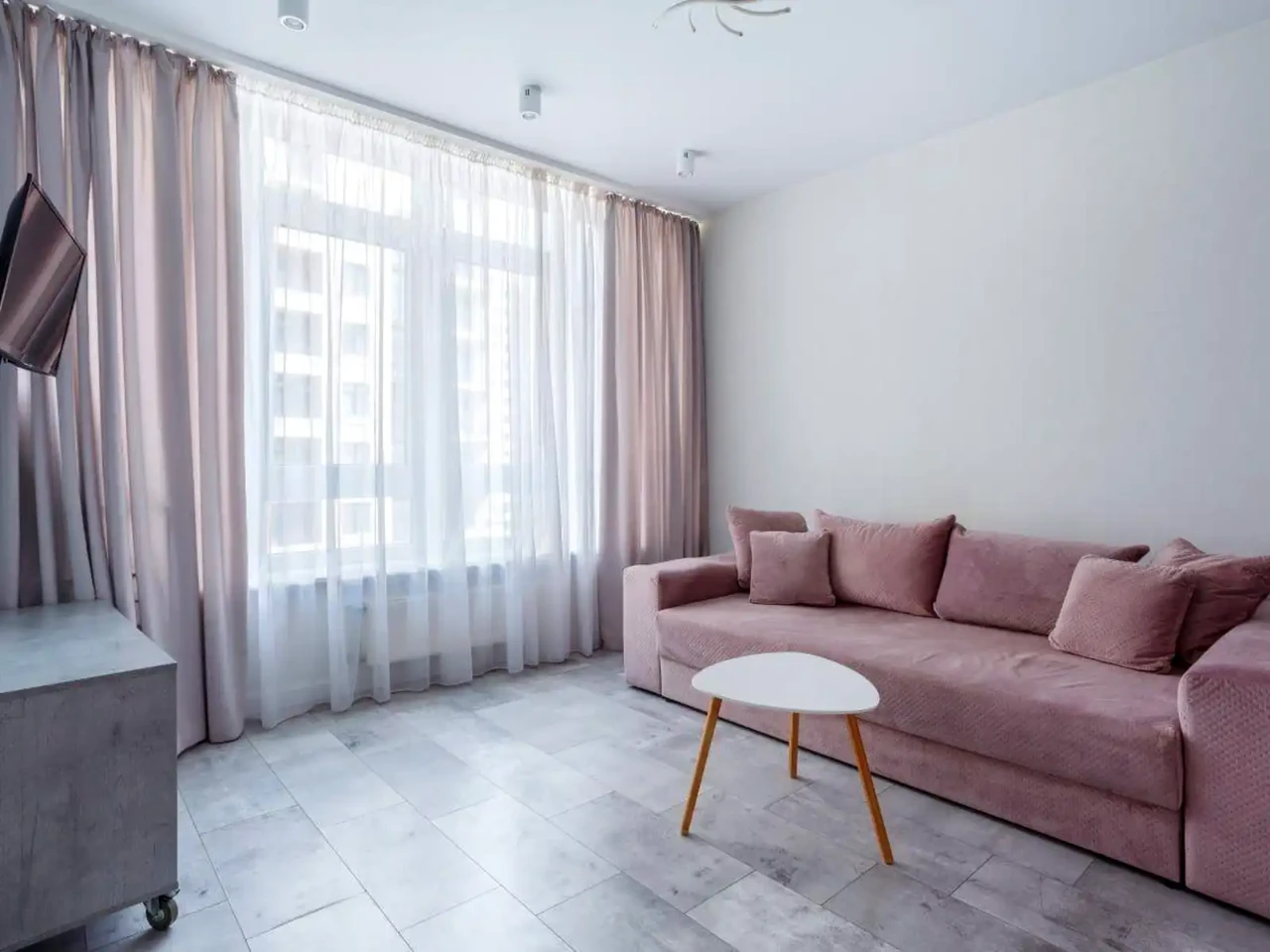 Оренда квартири 1-кімн. 44 м² 18/25 пов.