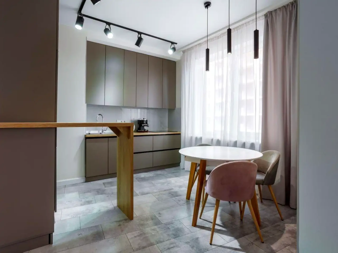 Оренда квартири 1-кімн. 44 м² 18/25 пов.