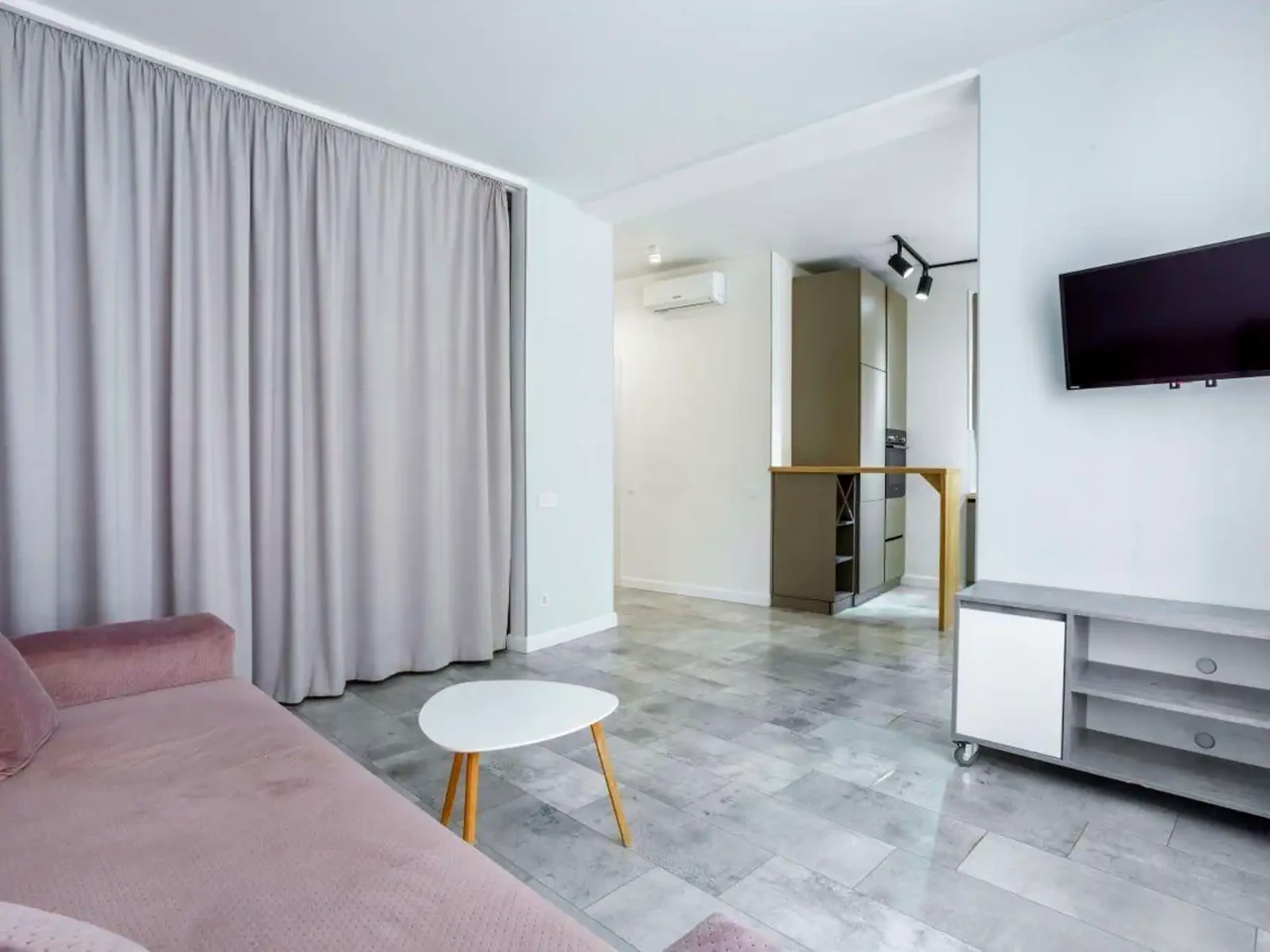 Оренда квартири 1-кімн. 44 м² 18/25 пов.