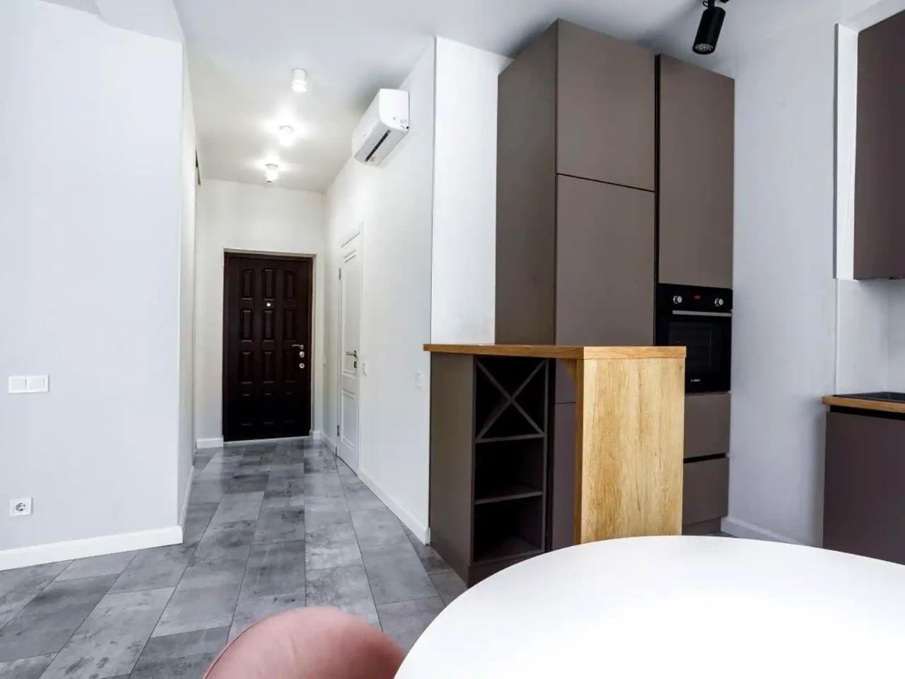 Оренда квартири 1-кімн. 44 м² 18/25 пов.
