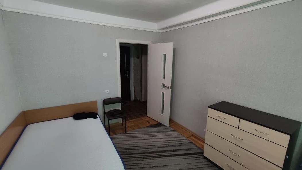 Продам 2х комнатную квартиру, космос возле парка