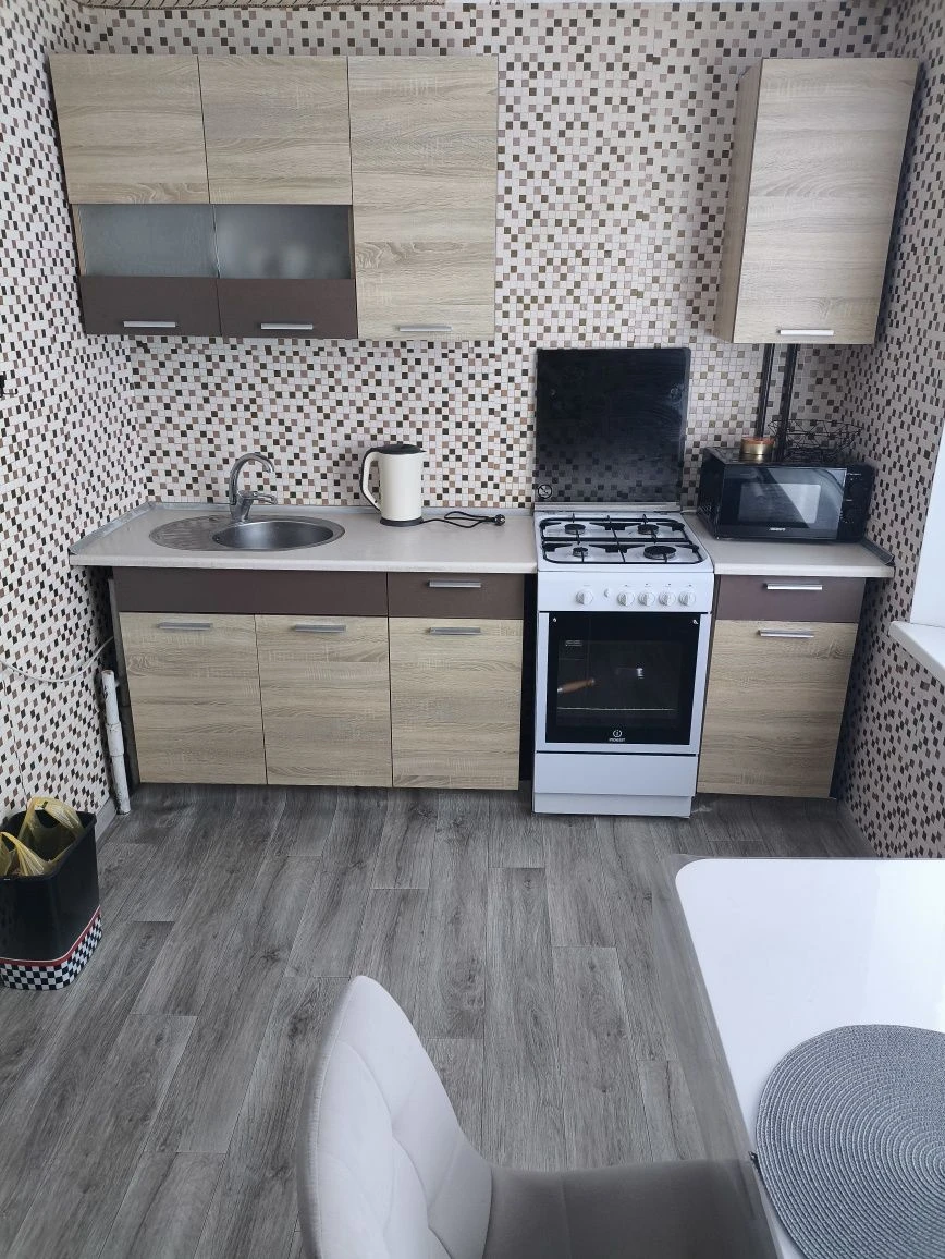 Продам 2х комнатную квартиру, космос возле парка