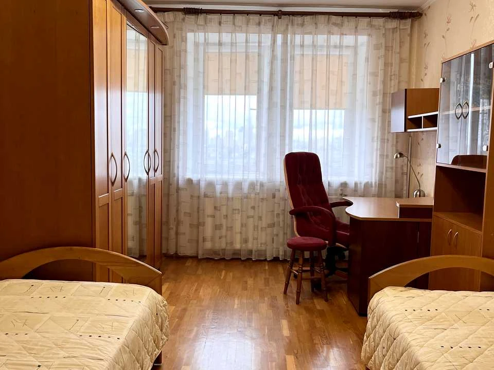Квартира. Київ, Верховної Ради бульв.