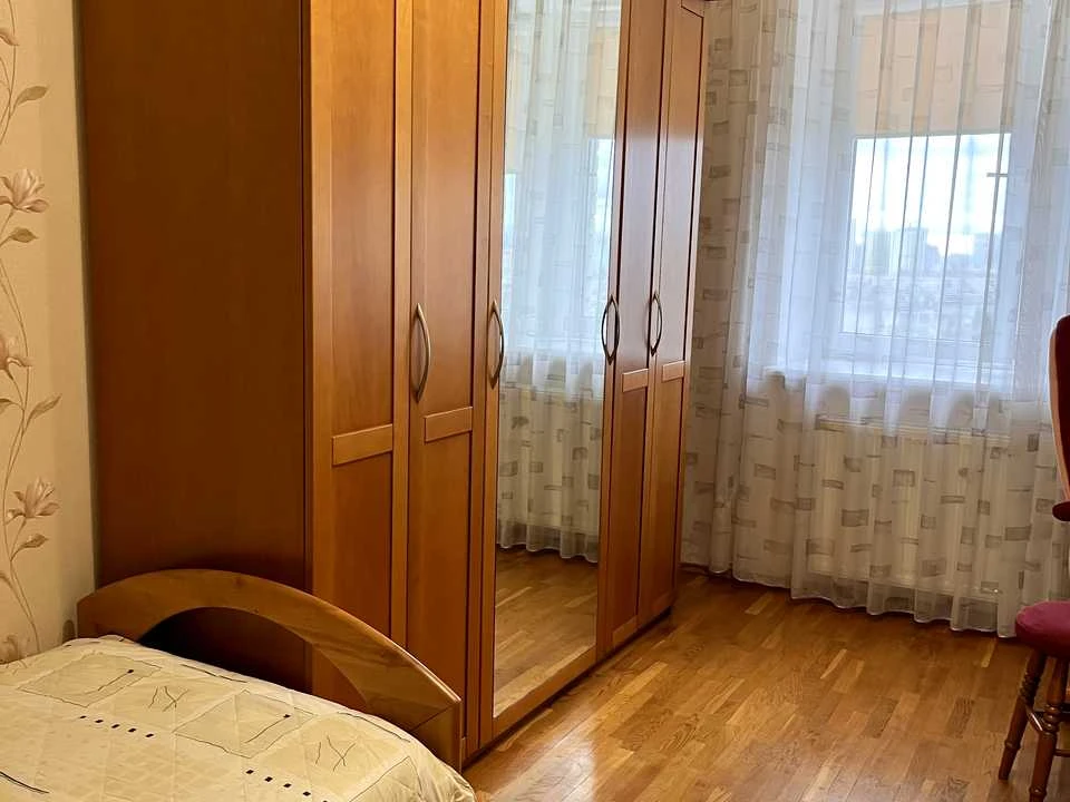 Квартира. Київ, Верховної Ради бульв.