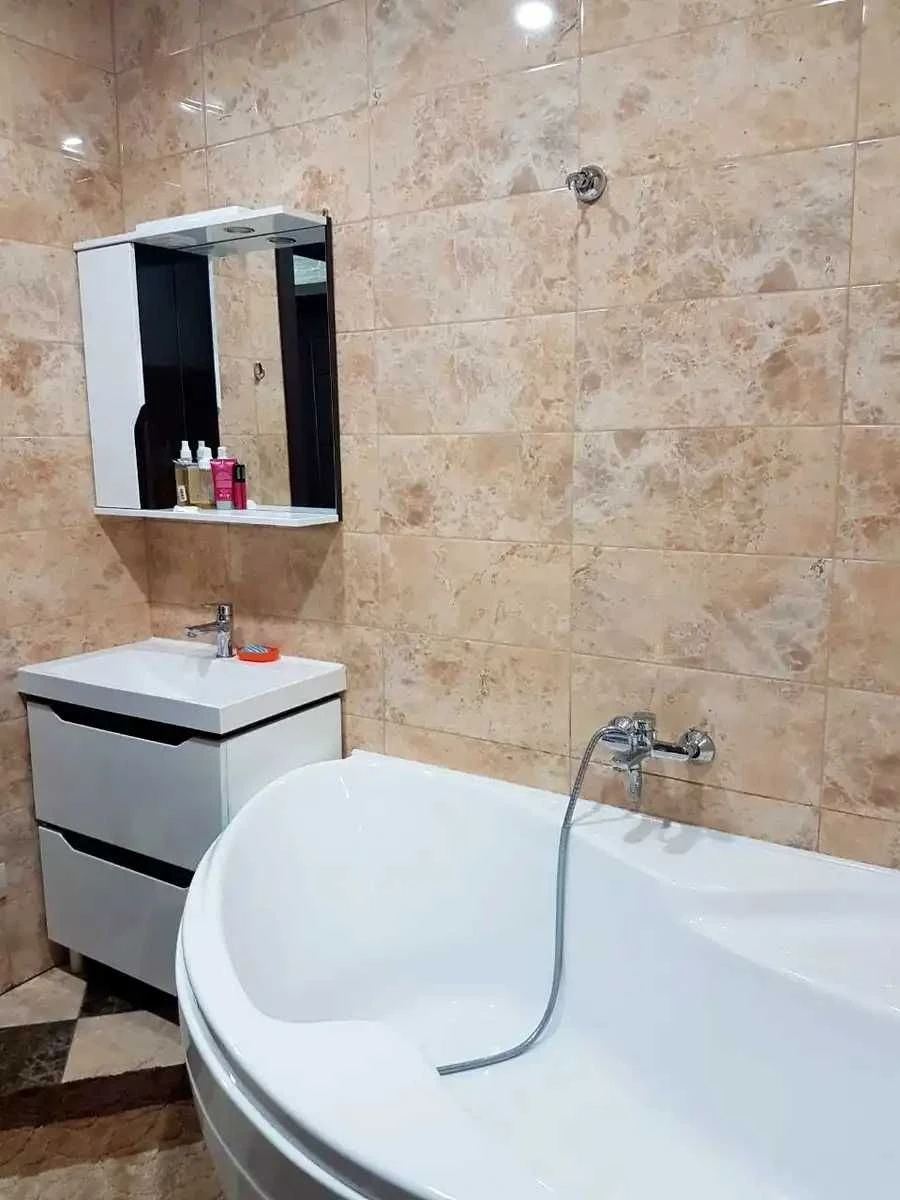 Продаж 1-кімнатної квартири в ЖК «Зарічний» — 3 поверх, 3 хв